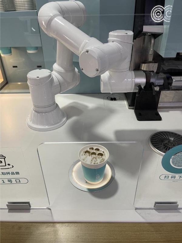 全球最先进第6代咖啡机器人COFE+ 亮相谷歌Google 