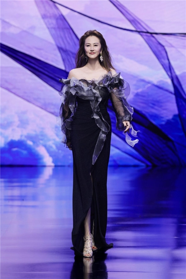 梅兰竹菊，19位女性展现当代君子风骨 