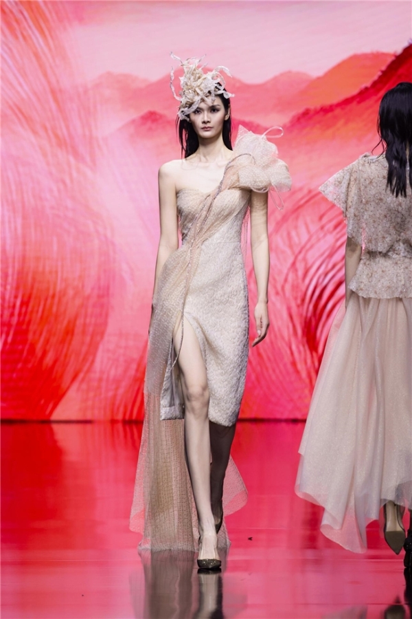 梅兰竹菊，19位女性展现当代君子风骨 