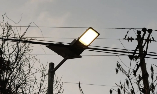 洲明公益·点亮家乡纪实：一盏路灯，能改变什么？ 