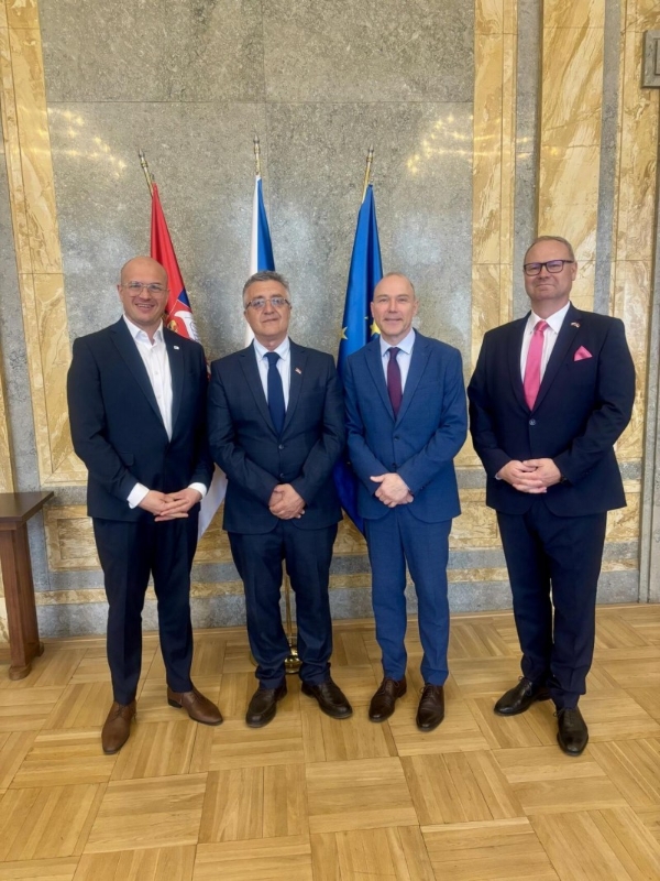 捷克使馆高规格对话：准时达接管欧洲巨头供应链，打通西巴尔干大动脉 