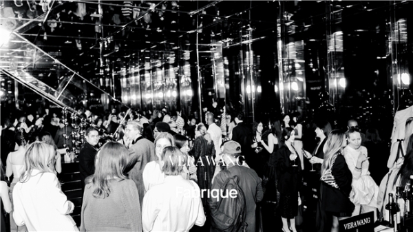 Fabrique x Vera Wang 2026春夏联名成衣系列全球首发 沉浸式城市派对点亮纽约天际线 