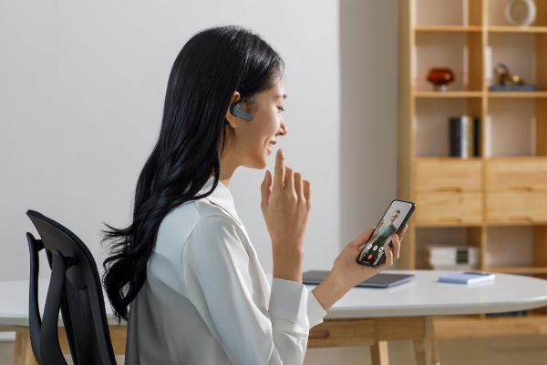 春节跨境洽谈无忧，讯飞AI翻译耳机助力高效商务沟通 