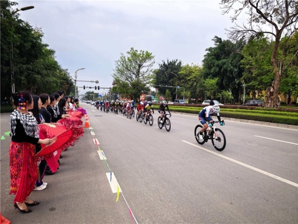 2026年中国公路自行车联赛第一站（云南·芒市站）圆满落幕 