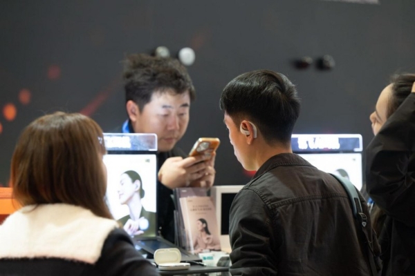 未来智能：在AWE 2026，用“专注”作答AI硬件的价值之问 