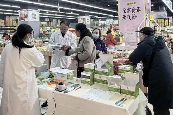 苏果超市连续多年开展“你点我检”活动，让食品安全触手可及 