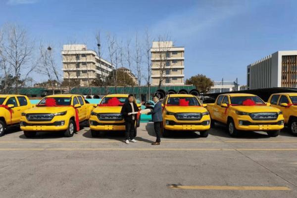 纯电真皮卡显担当，大将军EV守护城市“水脉” 