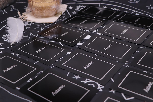  广东望京卡牌：让每一副塔罗牌的包装，都成为触手可感的灵魂序章 