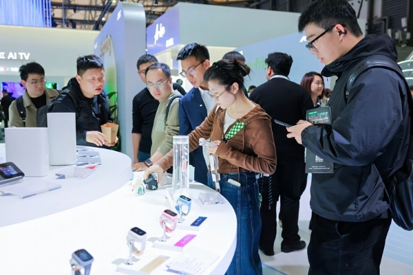 TCL实业AWE 2026焕新打造品牌活力乐园，“屏显+AI”让智慧生活触手可及 