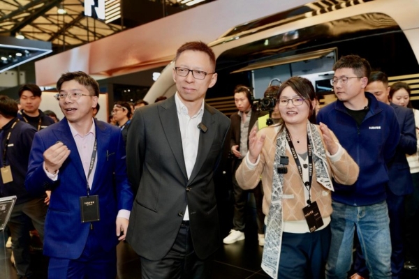 央视、张朝阳、36氪等齐聚探路展台，全网刷屏热议“移动空间生态” 