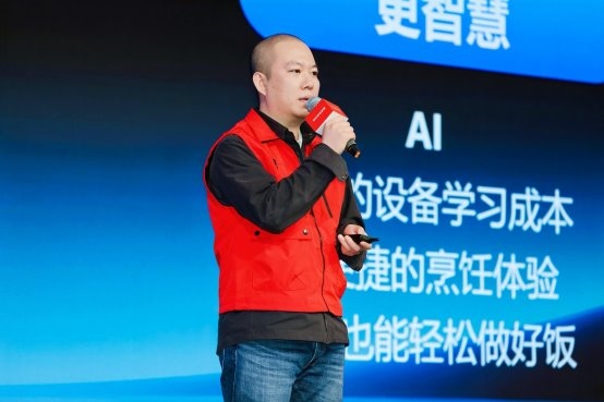 大品牌遇大平台：京东厨小与海尔小家电AWE签约，共赴“3年20亿”AI之约 
