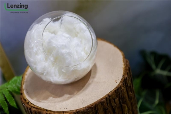 天丝™莱赛尔-HV100纤维中国首秀！兰精集团“绿动”2026intertextile春夏展 