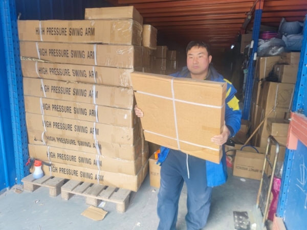 仓干配一体+全链路服务，德邦快递打造汽配物流标杆 