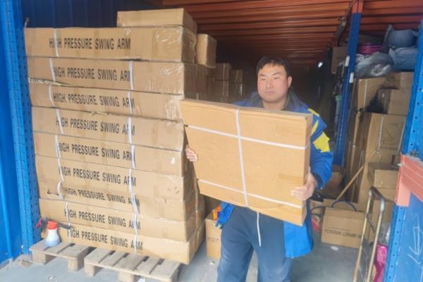 仓干配一体+全链路服务，德邦快递打造汽配物流标杆 