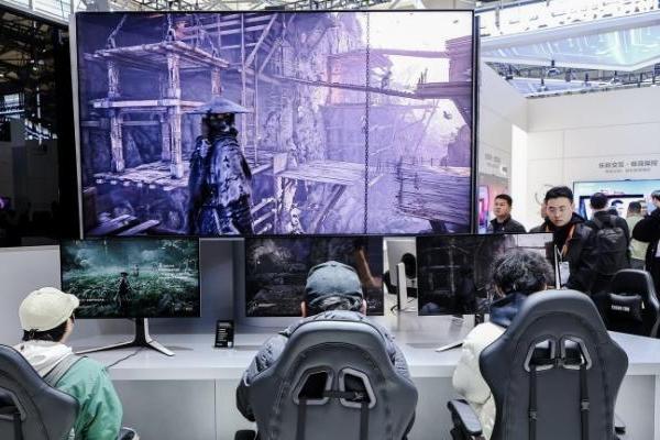 海信显示器旗舰矩阵亮相AWE2026，旗舰电视同源技术圈粉全场 