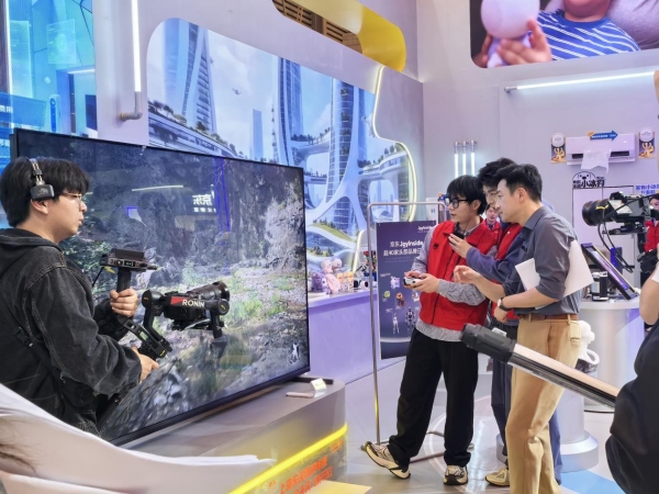 反向定制加码业态升级 京东AWE展示“闪电新品”首发成果