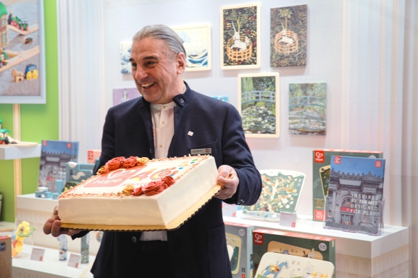 百廿年征程遇四十年匠心，Hape携大都会联名系列重磅亮相2026纽约玩具展 