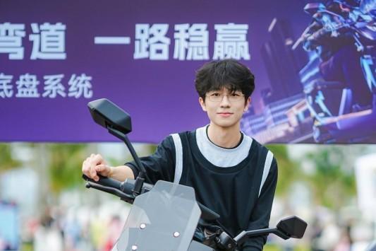 雅迪冠能系列三舰齐发：国民级智能通勤电动车触手可及 