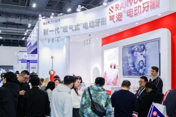 牙医推荐丨正畸人群值得看：锐舞喷气式电动牙刷凭什么成为新选项 