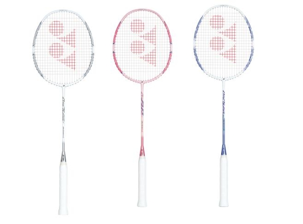300价位的羽毛球拍推荐：尤尼克斯三款球拍以轻盈为姿，助力新手开启新征程 