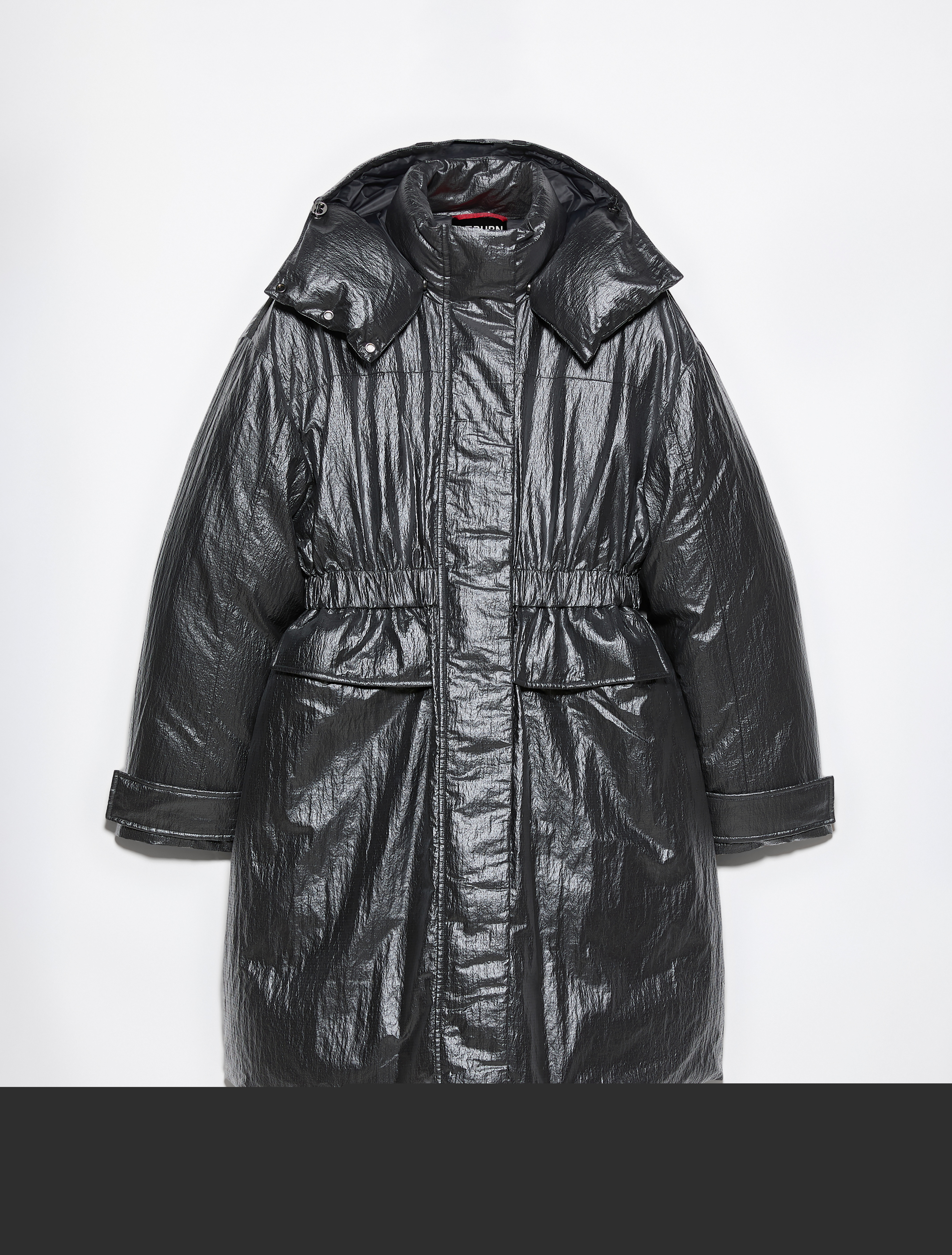 MAX&Co. 携手品牌RÆBURN 发布轻户外合作设计系列—SNAP. PACK. DEPLOY.「一触·即发」 