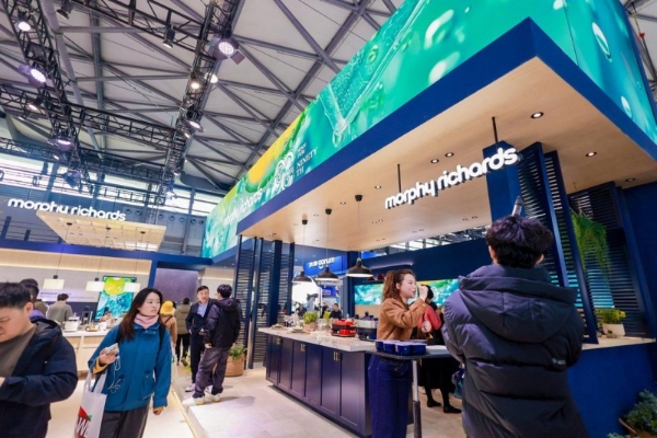 “时光淬炼，向新致远”摩飞90周年闪耀AWE2026:斩获艾普兰创新奖殊荣