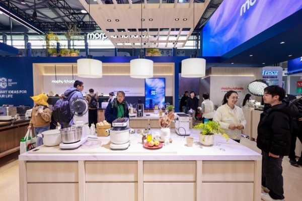 “时光淬炼，向新致远”摩飞90周年闪耀AWE2026:斩获艾普兰创新奖殊荣