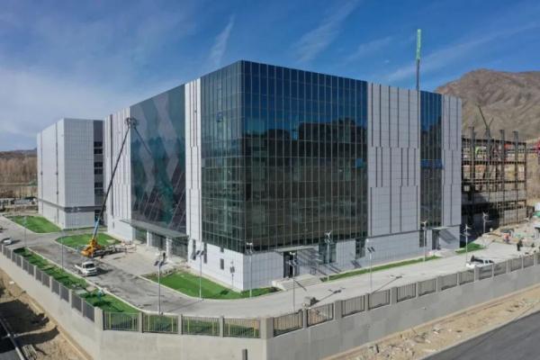 算力尽头是电力！易事特数据中心、UPS电源等赋能新疆哈密算力中心，打造算电协同标杆 