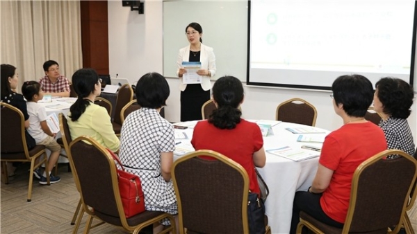 欣乾程：从“卷娃”到“育己”，重塑家庭教育的底层逻辑 