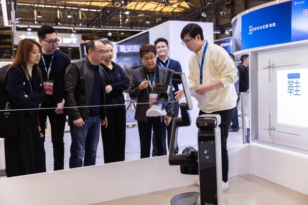 AWE 2026添可展台成焦点：艾普兰金奖加身，彰显全球领先的智能洗地机专家地位