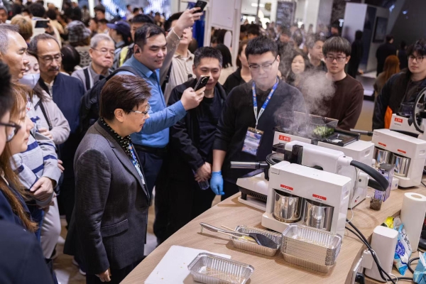 AWE 2026添可展台成焦点：艾普兰金奖加身，彰显全球领先的智能洗地机专家地位