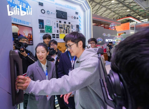 德施曼联合B站，在2026AWE打造年轻人的“智能锁”测评实验室