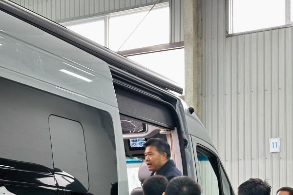 把脉消费趋势，赋能产业升级：商务部副部长盛秋平赴壹万科技调研 