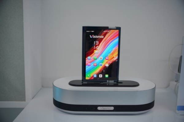 MWC2026观察：AI终端加速落地，维信诺以显示技术重构交互入口 