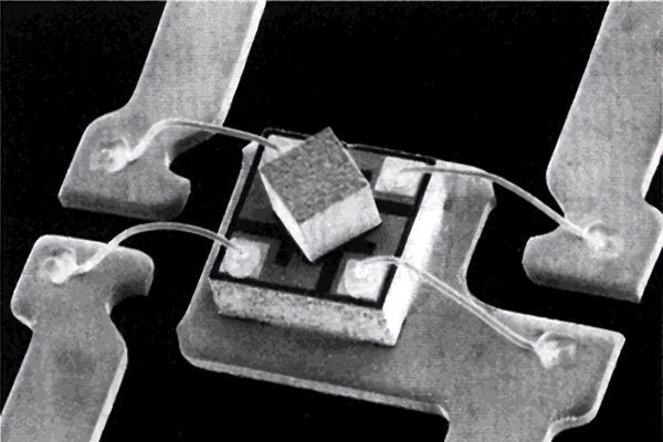 旭化成微电子"薄膜霍尔元件商业化"获IEEE里程碑殊荣 