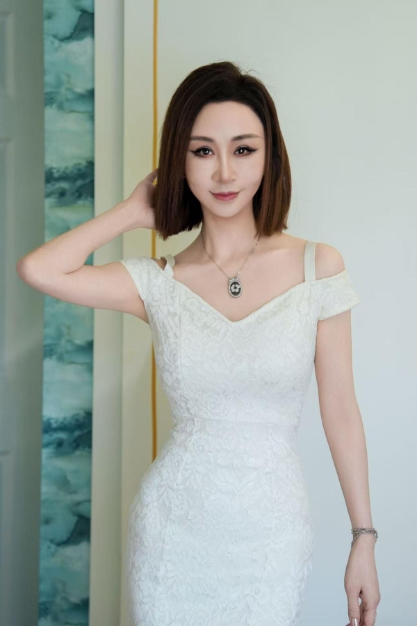 曹西西《傲慢与偏见》全球发行，音乐与影像共诉爱之篇章 