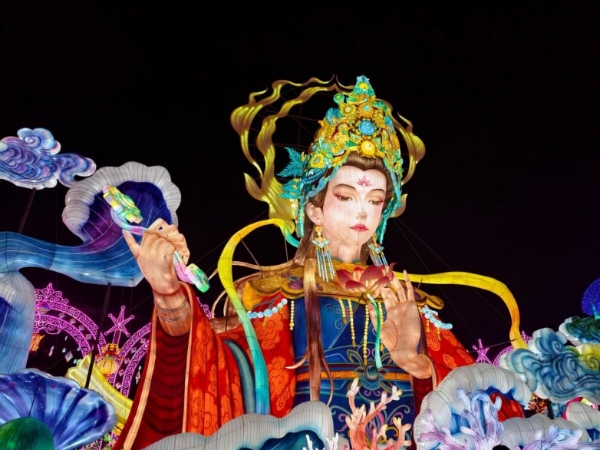 全国乐园TOP10推荐：厦门园博苑花灯乐园上榜，春季出游解锁更多玩法 