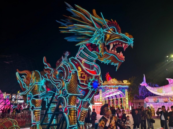 全国乐园TOP10推荐：厦门园博苑花灯乐园上榜，春季出游解锁更多玩法 