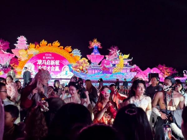 全国乐园TOP10推荐：厦门园博苑花灯乐园上榜，春季出游解锁更多玩法 