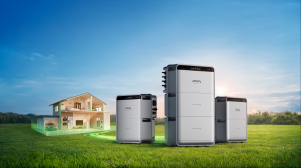 从家庭阳台，到世界舞台丨华宝新能全新庭院阳台光储正式开售，以“星星之火”定义全球消费光储新纪元 