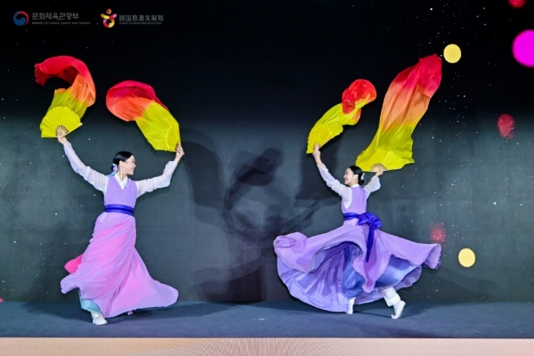 “中韩同航 共筑匠心”2026赴韩旅游交流盛典在青岛举行 聚焦行业新趋势，共绘中韩旅游合作新蓝图 