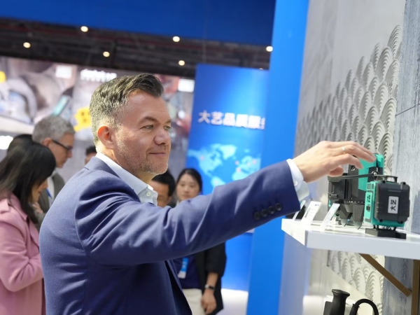 大艺科技携混沌神兽电池亮相国际五金展，技术领航 一块顶六块！ 