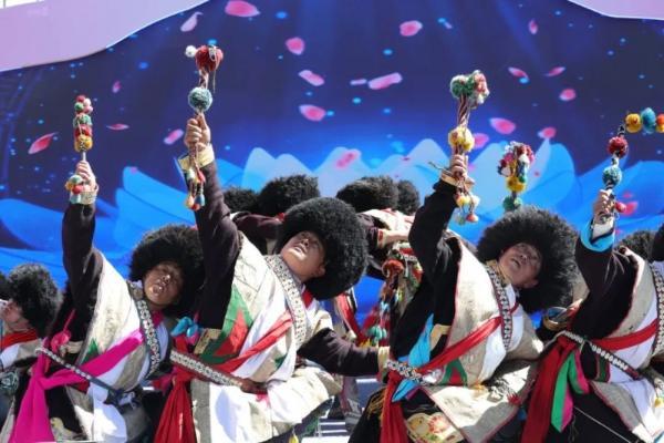 知·朗县丨林芝市第二十三届桃花旅游文化节朗县分会场活动开幕 
