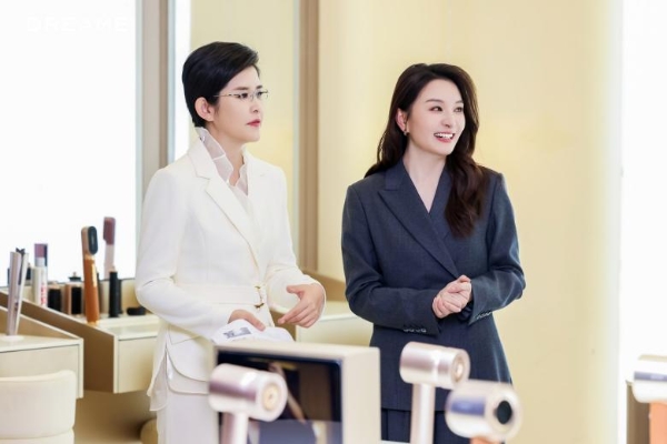 展台现场大排长龙，头部媒体争相报道，追觅个护成2026AWE“顶流”