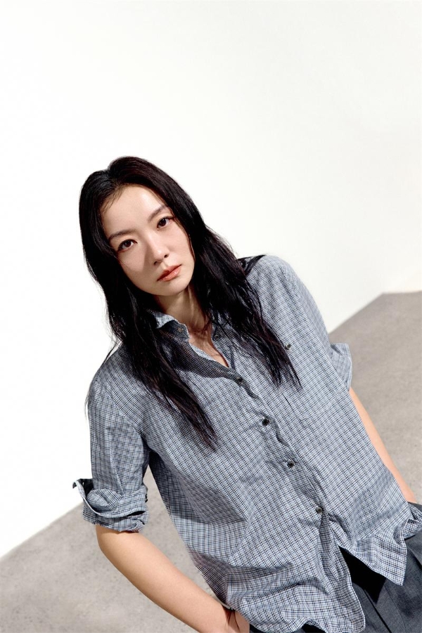 JNBY 2026春夏系列“凝视”：以艺术之名，择品质之选 