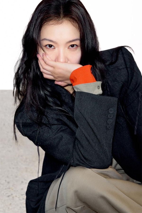 JNBY 2026春夏系列“凝视”：以艺术之名，择品质之选 