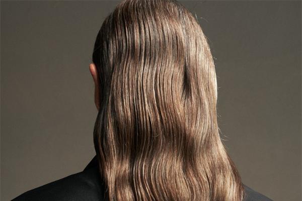 JNBY 2026春夏系列“凝视”：以艺术之名，择品质之选 