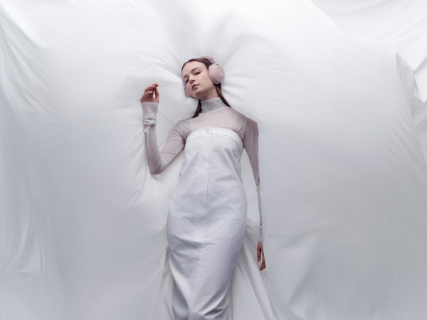 静奢入耳，柔粉如暮：索尼WH-1000XM6暮砂粉新色雅致上市 