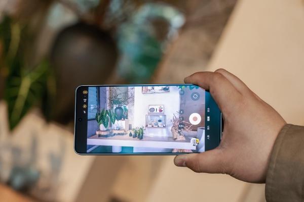 科技赋能移动生活新范式 三星Galaxy S26系列及生态新品在蓉亮相 