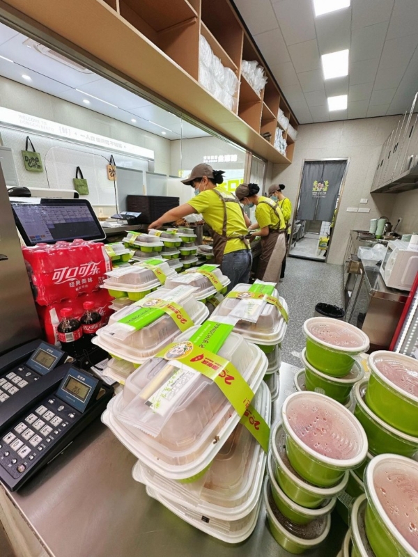 深耕台式便当二十余载，东池便当始总把“为家人做饭”做为门店经营的价值尺度 